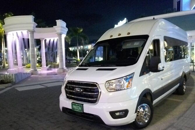 private-roundtrip-minibus-transfer-to-cable-beach