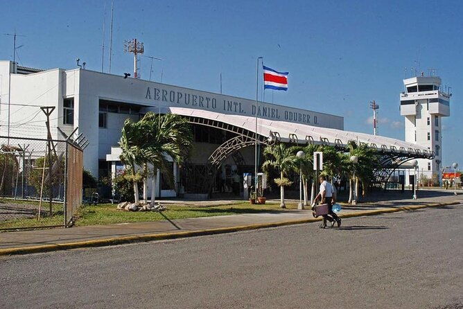 private-shuttle-from-la-fortuna-to-liberia-airport