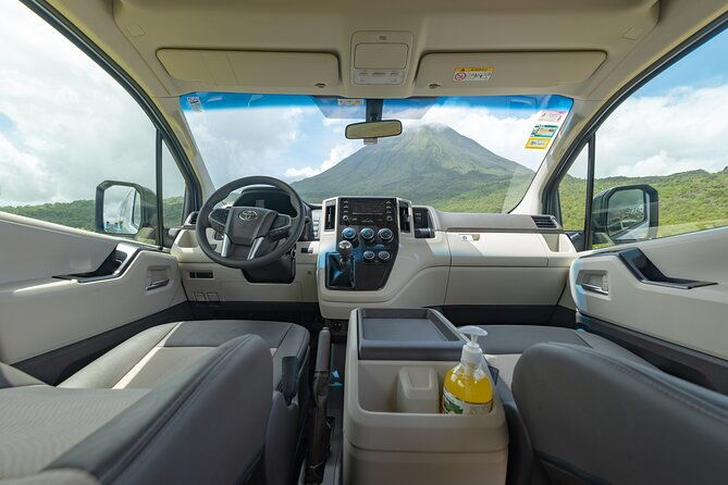 private-shuttle-from-san-jose-intl-airport-to-la-fortuna