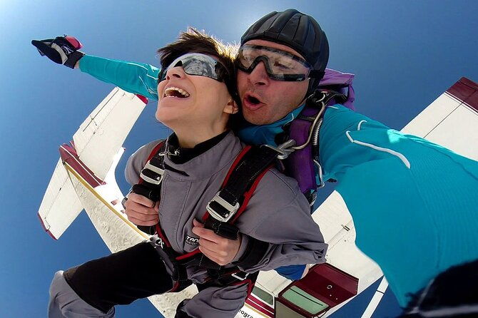 private-skydiving-experience-in-belgrade