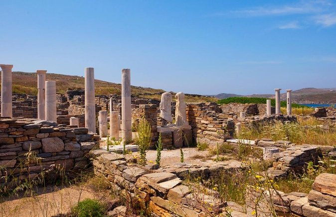 private-speedboat-cruise-from-delos-to-rhenia-and-mykonos
