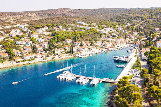 private-speedboat-tour-from-trogir-and-split-all-around-island-solta