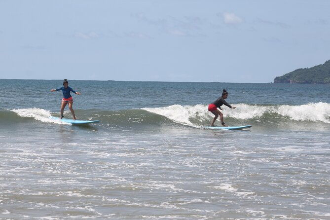 private-surf-lesson-with-local-professionals-in-tamarindo-beach