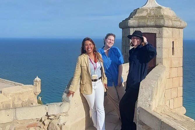private-tour-all-of-alicante-city-castle-market-and-tapas