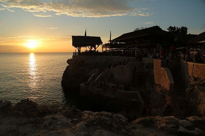 private-tour-from-ocho-rios-or-runaway-bay-to-negril-7-miles-beach-ricks-cafe