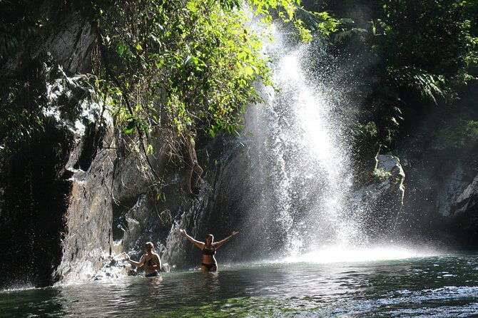 private-tour-hiking-to-the-crystalline-melcocho-river-from-medellin