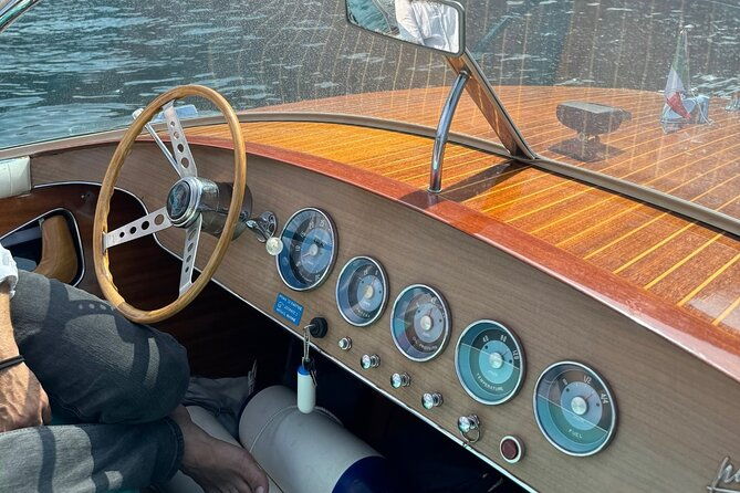 private-tour-in-classic-wooden-boat