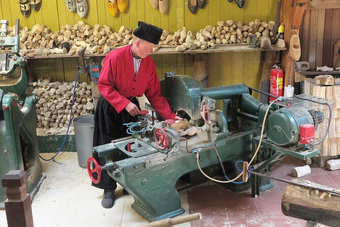 private-tour-of-simonehoeve-cheese-farm-and-clog-factory