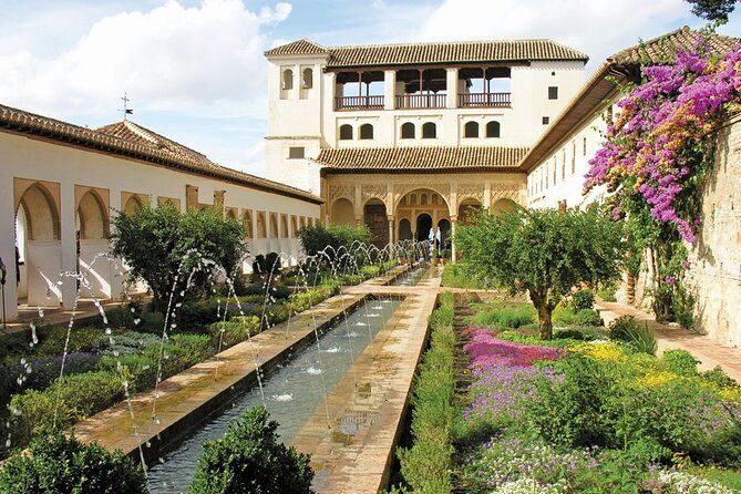 private-tour-of-the-alhambra-to-travel-back-in-time-no-tickets