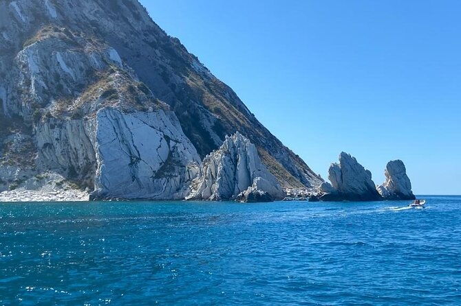 private-tour-of-the-conero-riviera-on-a-sailing-boat
