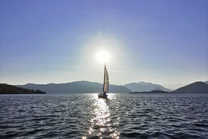private-tour-on-a-sailing-boat-on-lake-maggiore-with-aperitif-and-music