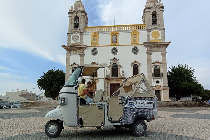 private-tour-throughout-faro-in-a-tuktuk