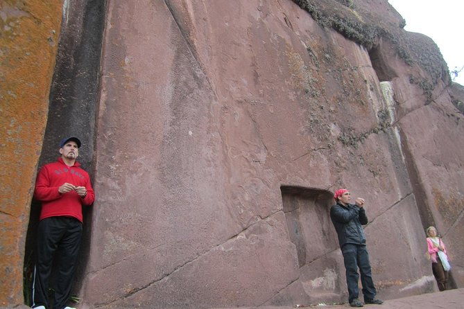 private-tour-to-aramu-muru-portal-from-puno