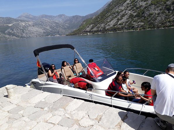 private-tour-with-speed-boat-perast-and-lady-of-the-rock