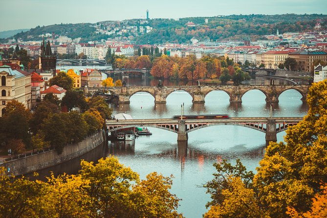 private-transfer-from-berlin-to-prague-with-2h-of-sightseeing