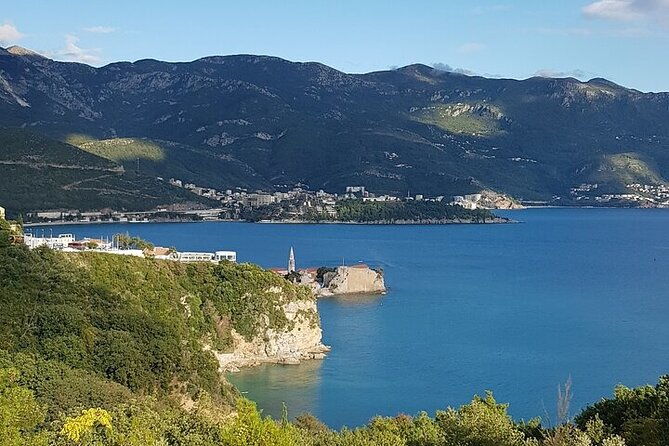 private-transfer-from-budva-to-podgorica-airport-and-city