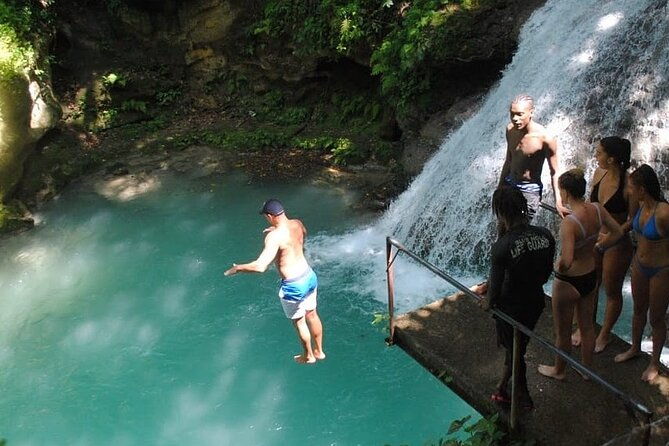 private-transport-to-river-tubing-or-rafting-and-blue-hole-combo