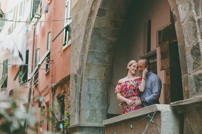 private-vacation-photography-session-with-local-photographer-in-cinque-terre