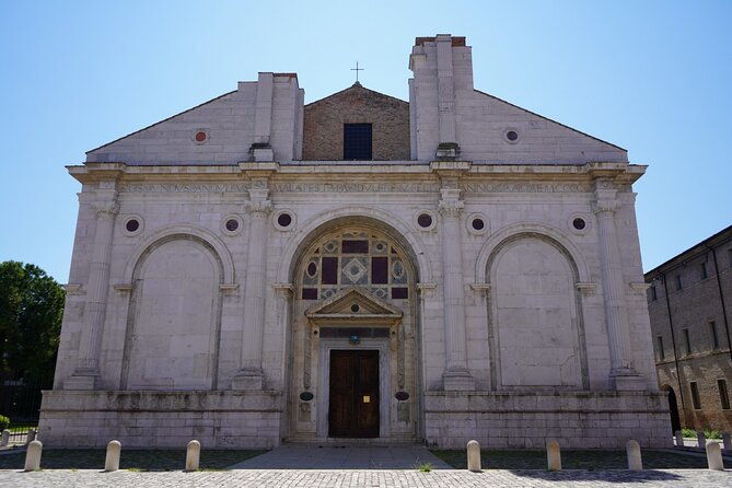 private-walking-tour-of-the-city-of-rimini-2