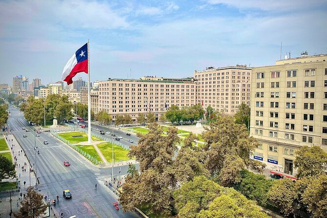 private-walking-tour-through-santiago-de-chile