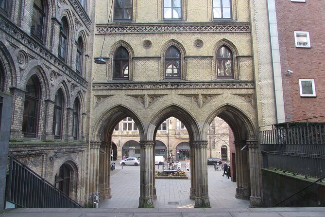 private-walking-tour-through-the-fascinating-bremens-city-center