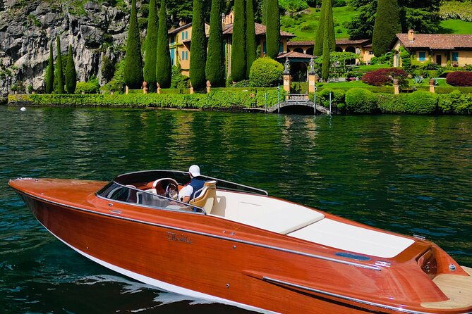 private-wooden-boat-tour-on-lake-como