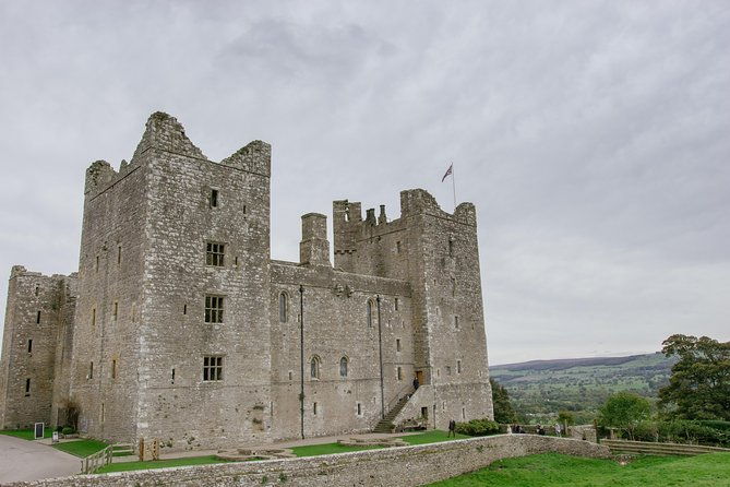 private-yorkshire-dales-from-windermere-in-a-16-seater-mercedes-2