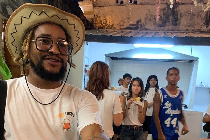 pub-crawl-only-locals-have-fun-in-the-walled-city