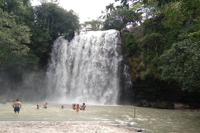 pumas-rescue-center-llanos-del-cortes-waterfall-swimming