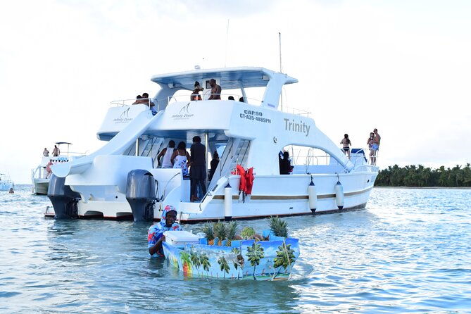 punta-cana-booze-cruise-snorkeling-sand-bar-with-entertainment