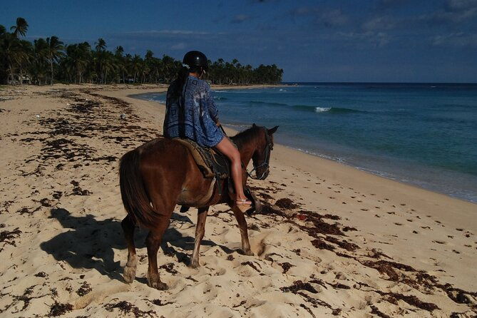 punta-cana-horseback-riding-on-the-beach