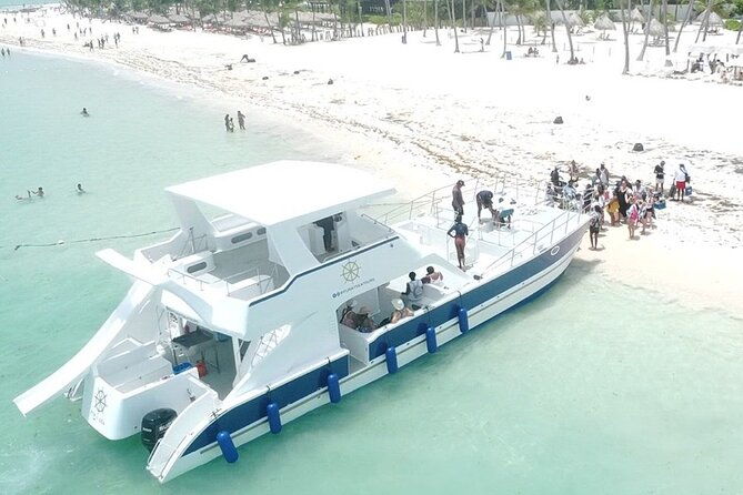punta-cana-shared-luxury-party-boat-booze-cruise-and-snorkeling