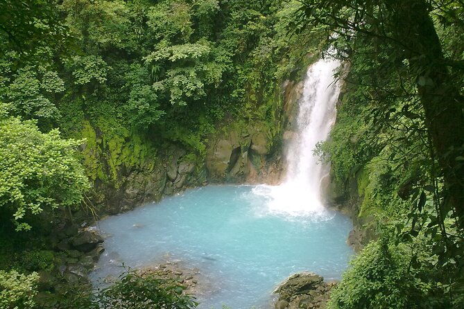 rio-celeste-waterfall-and-sloth-sactuary-full-day-tour-with-lunch