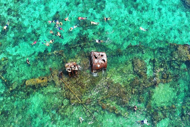 roatan-3-stop-snorkeling-adventure-shipwreck-starfish-blue-channel