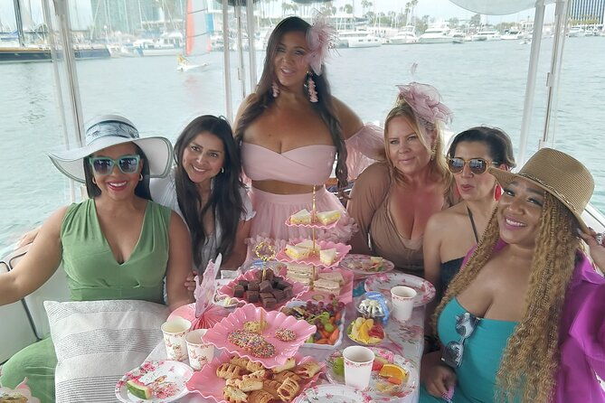 romantic-luxury-boat-cruise-with-wine-cheese-sea-liontours