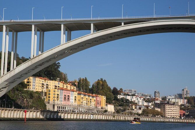 romantic-porto-love-novel-exploration-game-and-tour