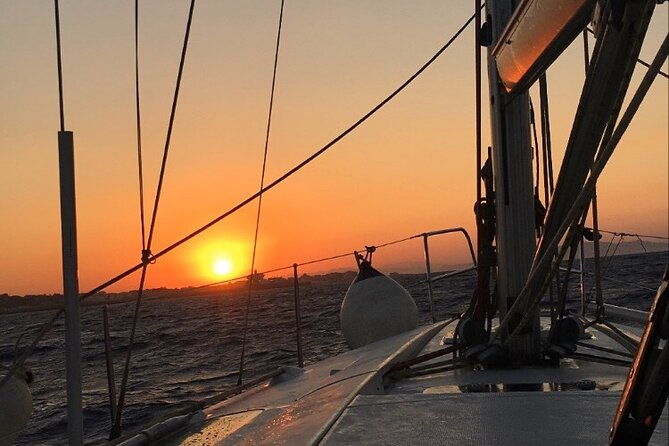 romantic-sunset-sail-cruise