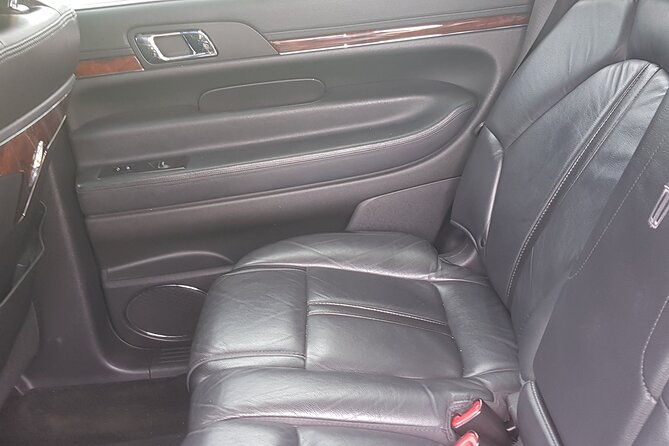 round-trip-airport-private-transfer-nassau-limousine