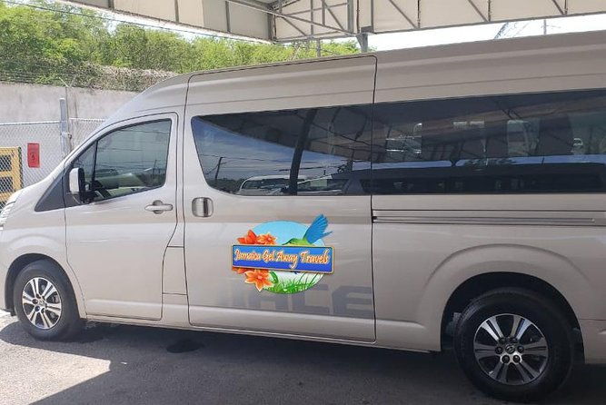 runaway-bay-hotels-transfers-between-montego-bay-airport