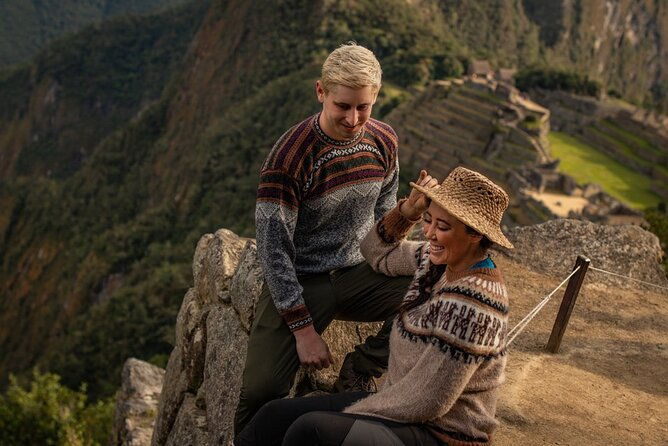 sacred-valley-inca-trail-to-machu-picchu-3-day-journey