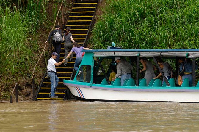 safari-boat-on-sarapiqui-river-with-lunch-from-san-jose