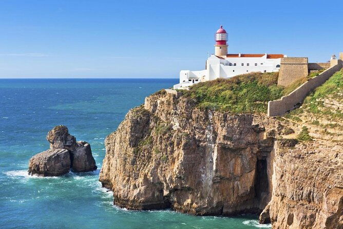 sagres-praia-da-ingrina-caves-guided-kayaking-tour
