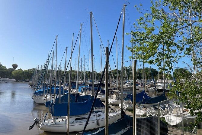 sail-along-the-rio-de-la-plata-with-a-good-wine-and-listening-to-argentine-tango