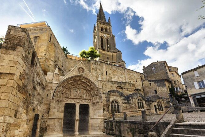 saint-emilion-private-walking-tour-magnificent-views