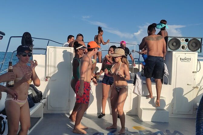 samana-full-day-whale-sighting-waterfall-safari-and-beach