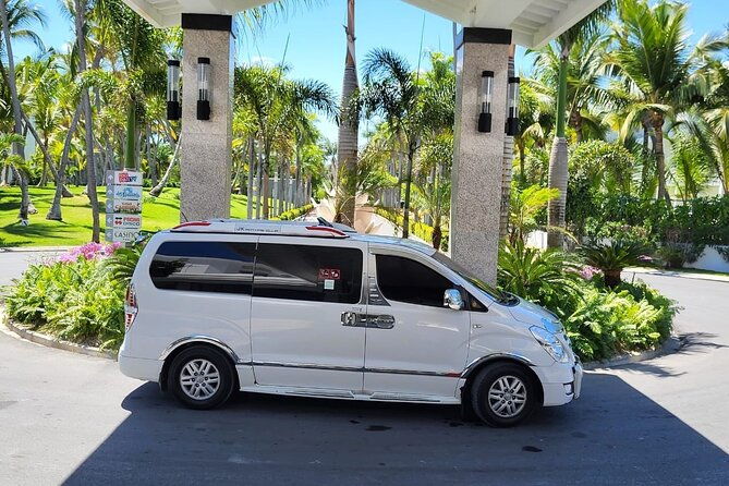 santo-domingo-airport-and-paradisus-grand-cana-private-transfer