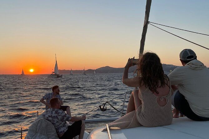 santorini-sunset-sailing-cruise-dinner-bbq-open-bar-transfers
