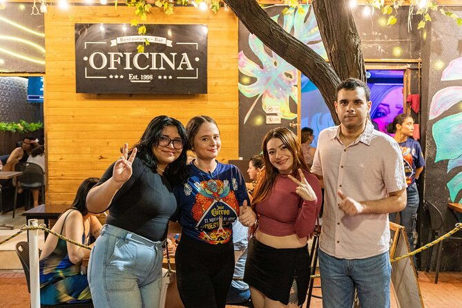 saturday-night-bar-crawl-in-santa-marta-colombia