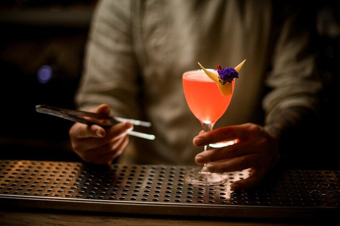 savannah-midnight-in-the-garden-pub-crawl