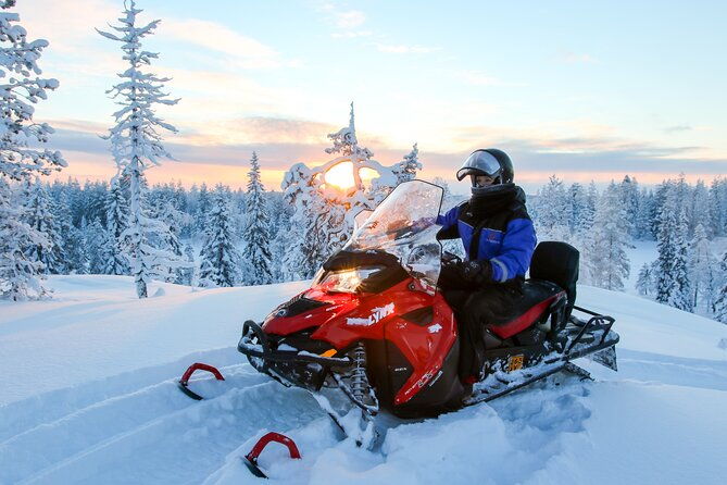 scenic-snowmobile-safari-in-saariselka